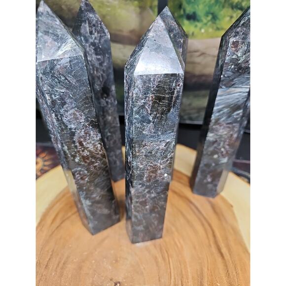 1ea Arfvedsonite Garnet Blue Flashes Crystal Point Tower Polished 1.5- 1.90lbs - Picture 12 of 12